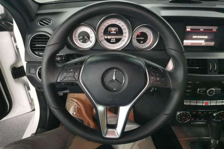 Used Mercedes-Benz C-Class 2011 C 200 Fashion Travel Edition Interior 1