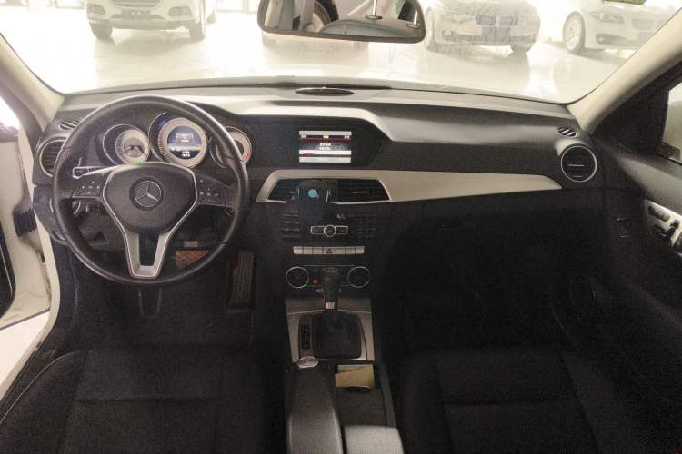 Used Mercedes-Benz C-Class 2011 C 200 Fashion Travel Edition Interior 2