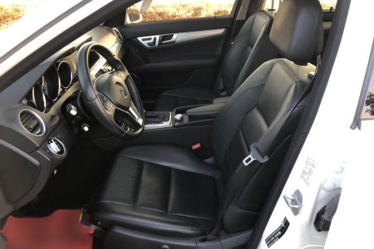 Used Mercedes-Benz C-Class 2011 C 200 Fashion Travel Edition Interior 4