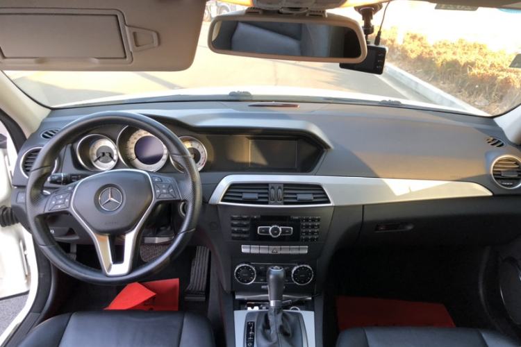 Used Mercedes-Benz C-Class 2011 C 200 Fashion Travel Edition Interior 5