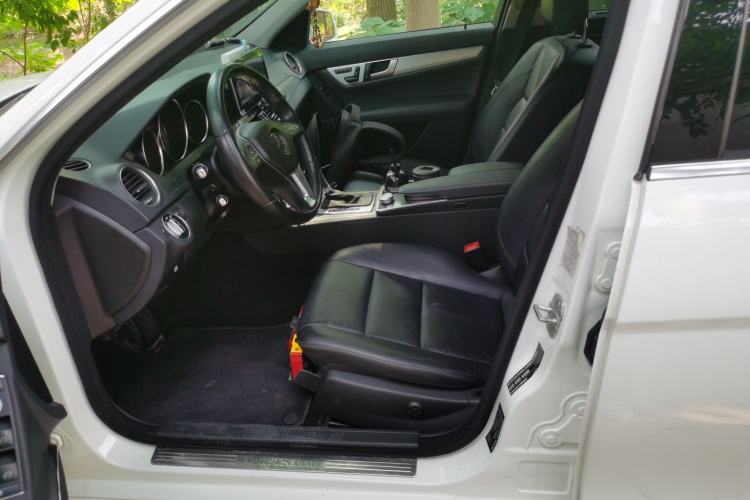 Used Mercedes-Benz C-Class 2011 C 200 Fashion Travel Edition Left Front Seat
