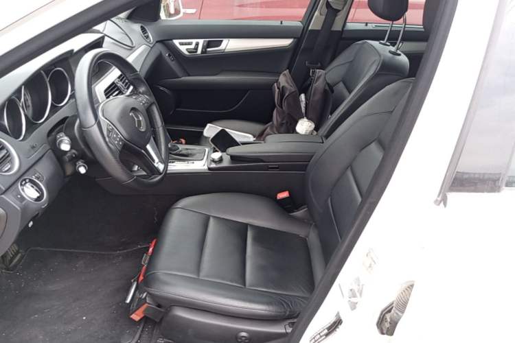 Used Mercedes-Benz C-Class 2011 C 200 Fashion Travel Edition Left Front Seat