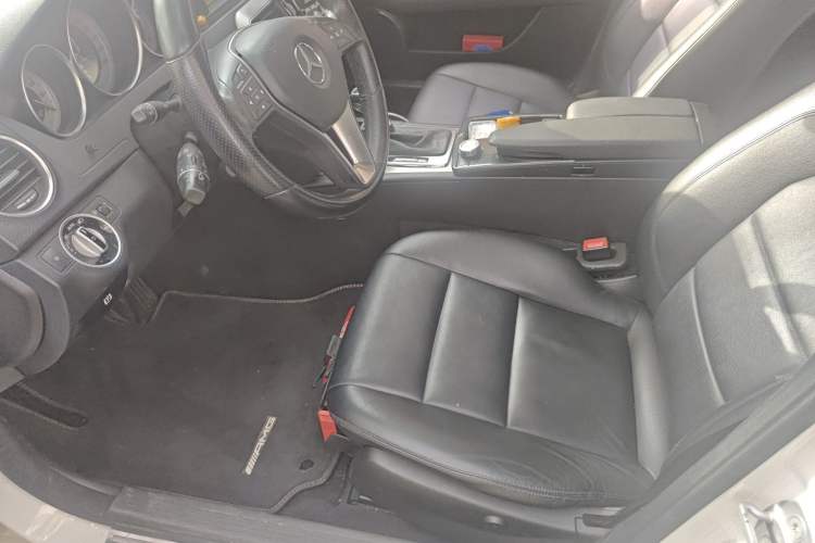 Used Mercedes-Benz C-Class 2011 C 200 Fashion Travel Edition Left Front Seat