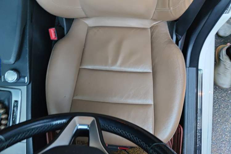 Used Mercedes-Benz C-Class 2011 C 200 Fashion Travel Edition Left Front Seat