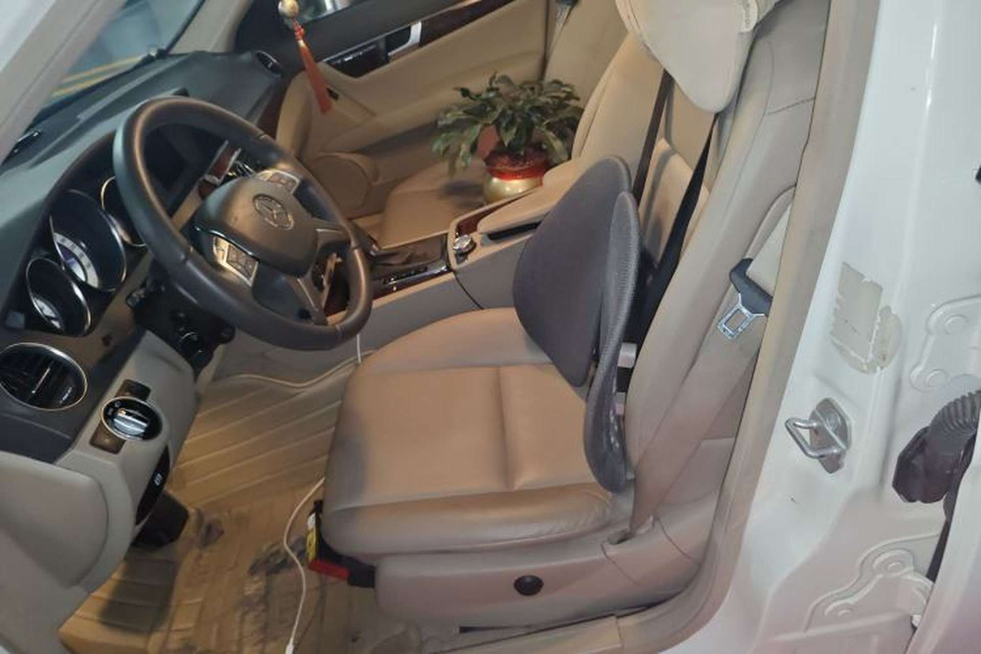 Used Mercedes-Benz C-Class 2011 C 200 CGI Elegant Model Left Front Seat