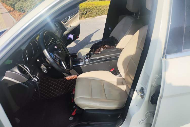 Used Mercedes-Benz C-Class 2011 C 200 CGI Fashion Model Left Front Seat