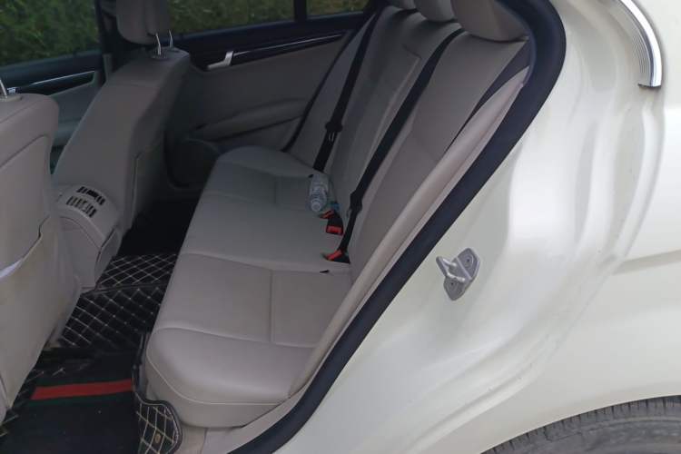 Used Mercedes-Benz C-Class 2011 C 180K Classic model Left Rear Seat