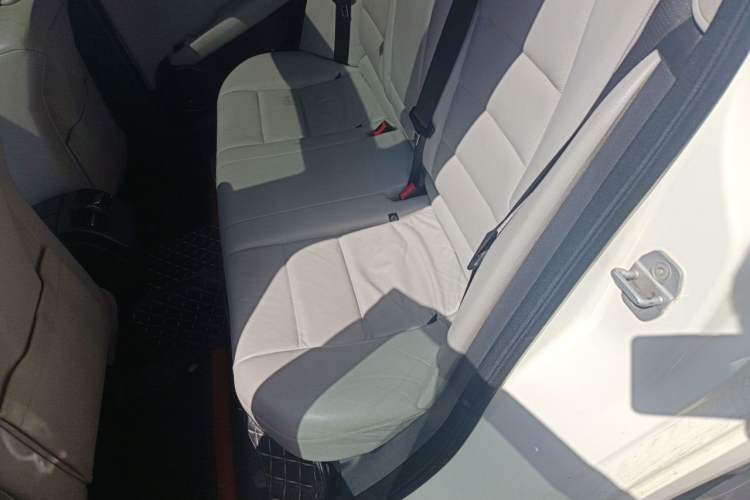 Used Mercedes-Benz C-Class 2011 C 200 Fashion Travel Edition Left Rear Seat