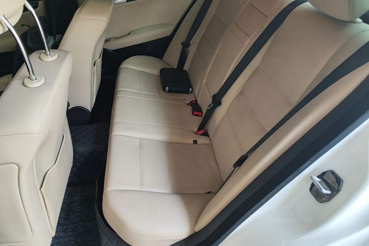 Used Mercedes-Benz C-Class 2011 C 300 Fashion Model Left Rear Seat