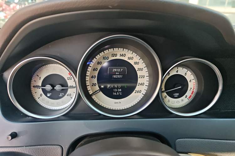 Used Mercedes-Benz C-Class 2011 C 260 CGI Fashion Model Odometer Close Up