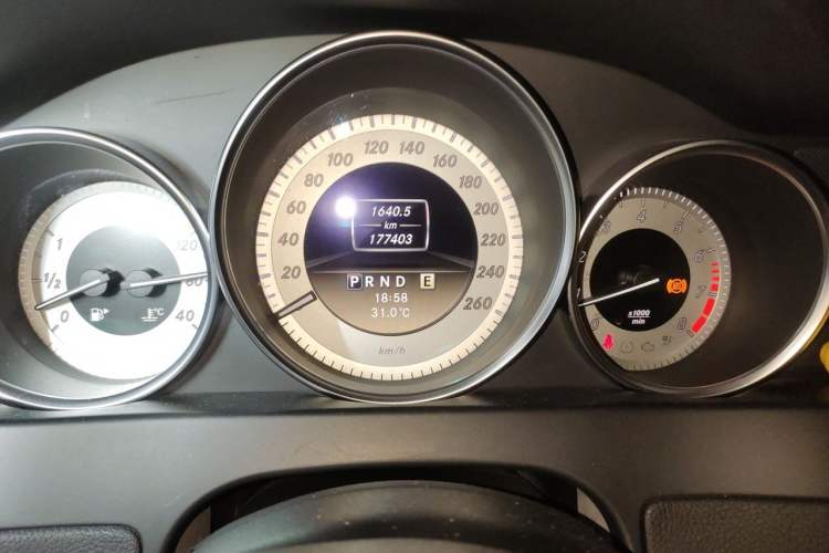 Used Mercedes-Benz C-Class 2011 C 200 CGI Fashion Model Odometer Close Up