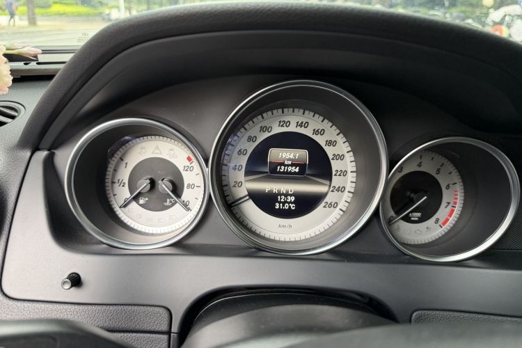 Used Mercedes-Benz C-Class 2011 C 200 CGI Fashion Model Odometer Close Up