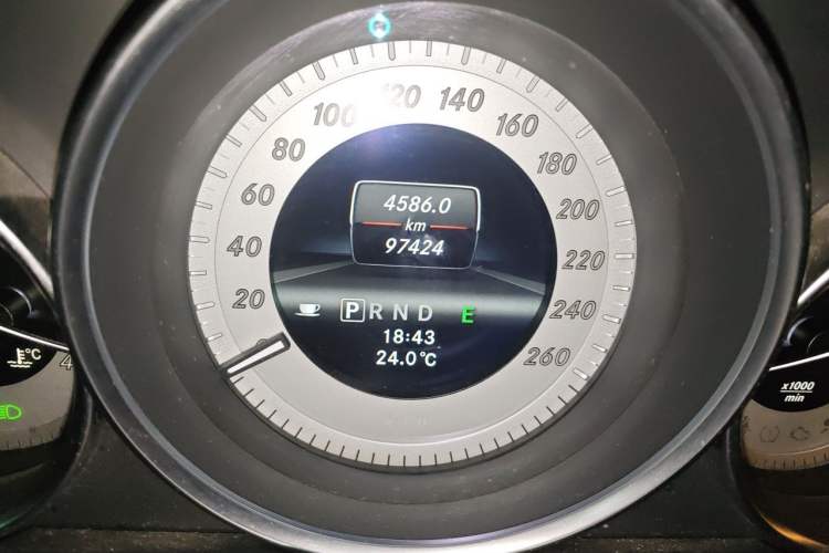Used Mercedes-Benz C-Class 2011 C 260 CGI Fashion Model Odometer Close Up