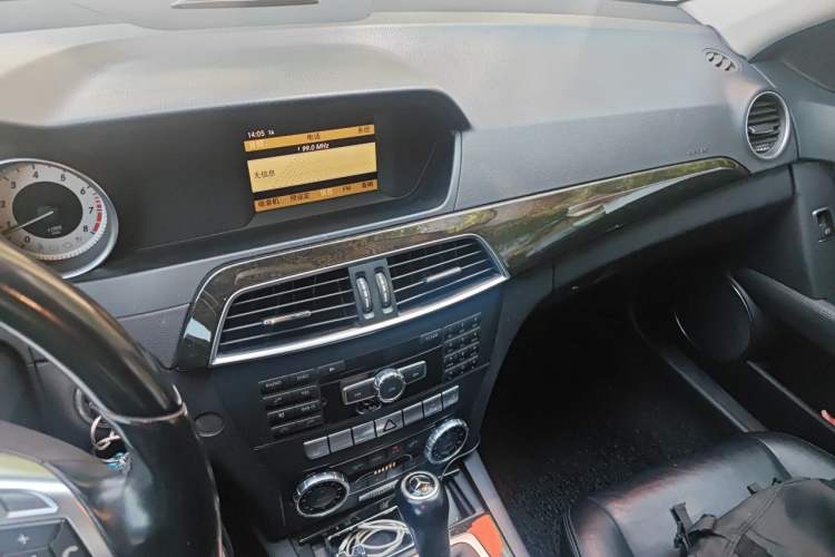 Used Mercedes-Benz C-Class 2011 C 200 CGI Fashion Model Odometer Close Up