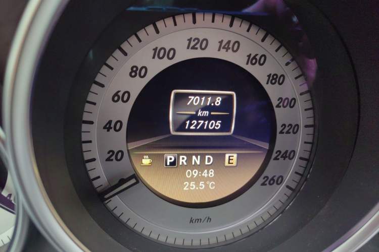Used Mercedes-Benz C-Class 2011 C 200 Luxury Sport Touring Edition Odometer Close Up