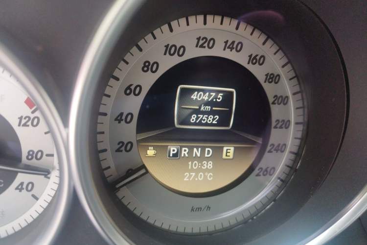 Used Mercedes-Benz C-Class 2011 C 200 CGI Fashion Model Odometer Close Up