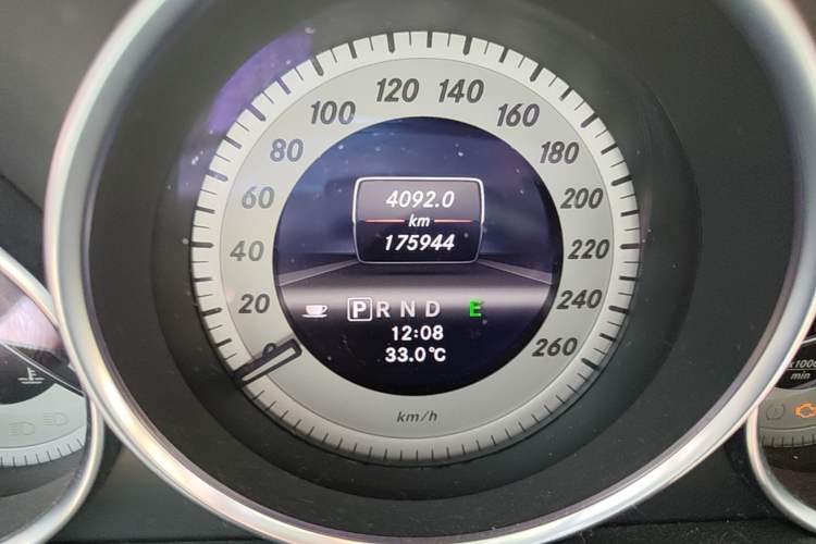 Used Mercedes-Benz C-Class 2011 C 300 Fashion Model Odometer Close Up