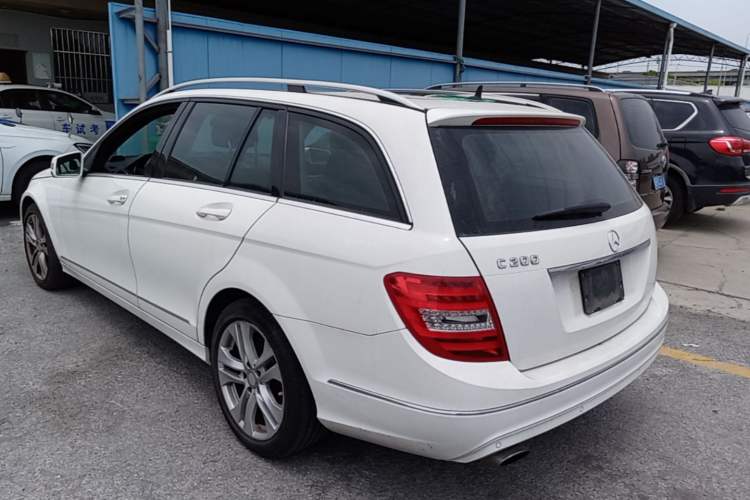 Used Mercedes-Benz C-Class 2011 C 200 Fashion Travel Edition Rear Left 45 Deg