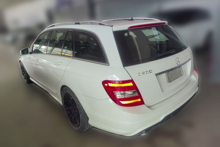 Used Mercedes-Benz C-Class 2011 C 200 Fashion Travel Edition Rear Left 45 Deg