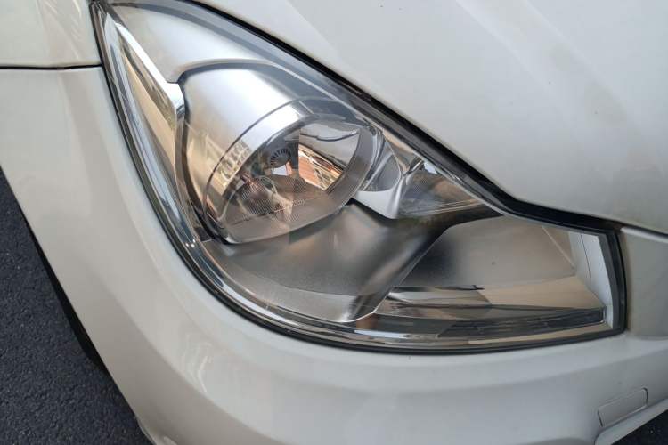 Used Mercedes-Benz C-Class 2011 C 180K Classic model Right Front Headlight