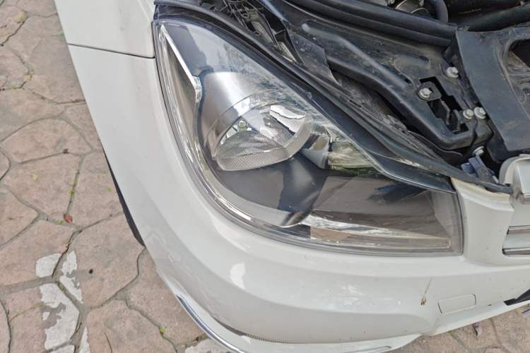 Used Mercedes-Benz C-Class 2011 C 200 Fashion Travel Edition Right Front Headlight