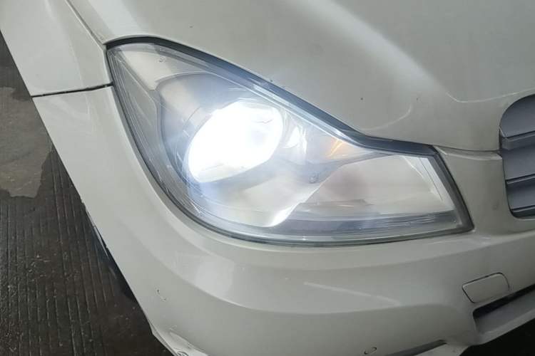 Used Mercedes-Benz C-Class 2011 C 200 CGI Elegant Model Right Front Headlight
