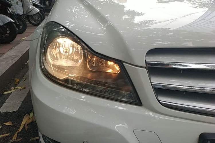 Used Mercedes-Benz C-Class 2011 C 200 CGI Fashion Model Right Front Headlight