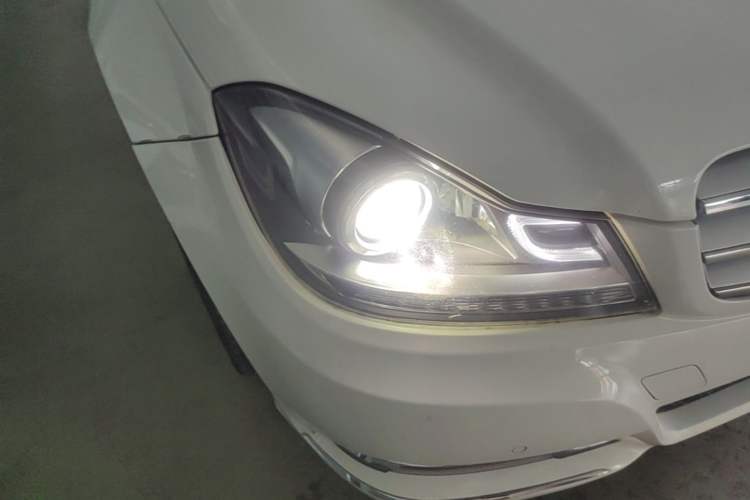Used Mercedes-Benz C-Class 2011 C 200 Fashion Travel Edition Right Front Headlight