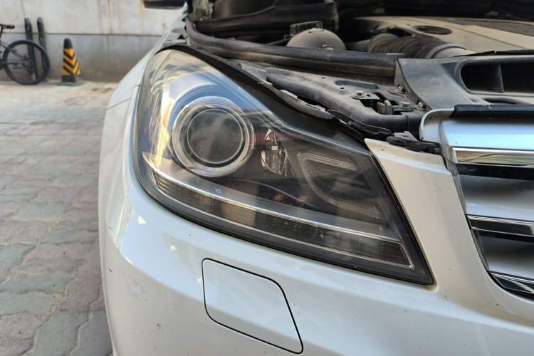 Used Mercedes-Benz C-Class 2011 C 300 Fashion Model Right Front Headlight