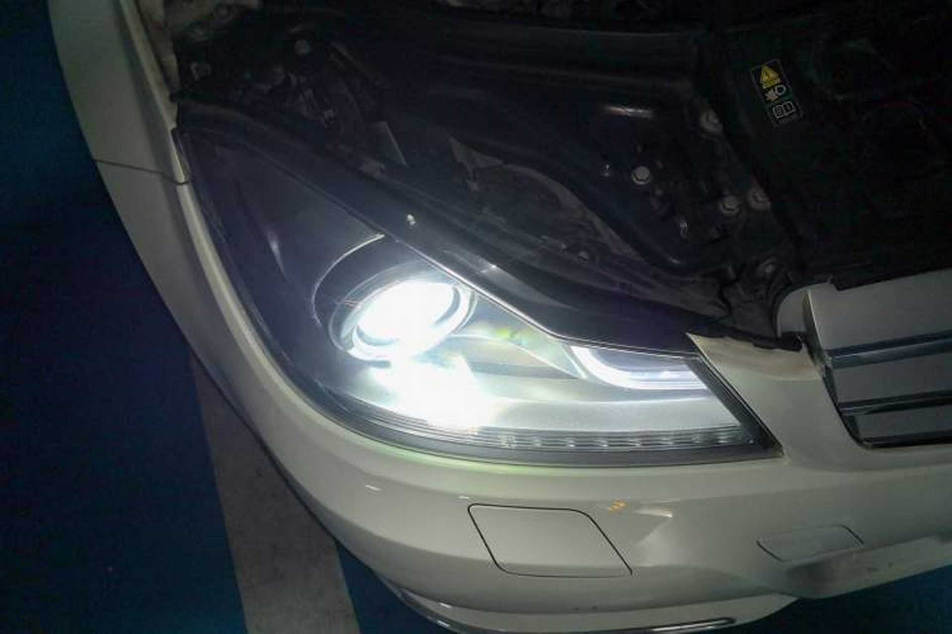 Used Mercedes-Benz C-Class 2011 C 200 CGI Fashion Model Right Front Headlight