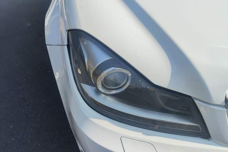 Used Mercedes-Benz C-Class 2011 C 200 CGI Fashion Model Right Front Headlight