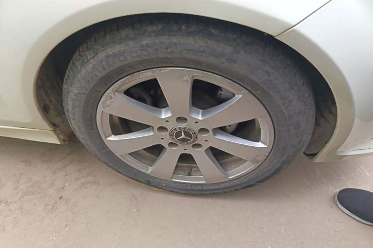 Used Mercedes-Benz C-Class 2011 C 180K Classic model Right Front Wheel Hub