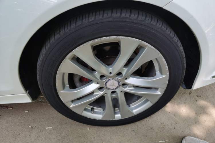 Used Mercedes-Benz C-Class 2011 C 200 Fashion Travel Edition Right Front Wheel Hub