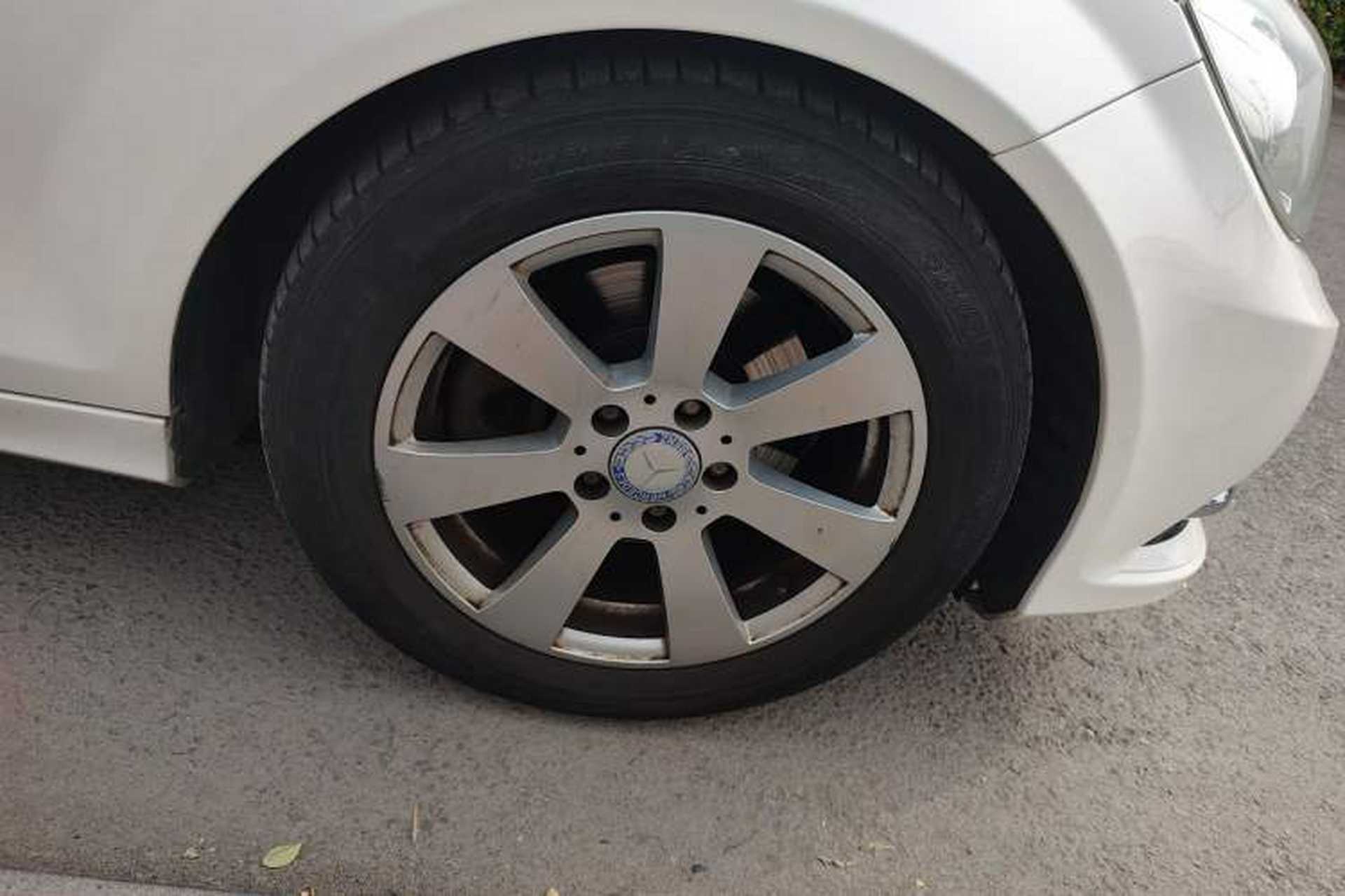 Used Mercedes-Benz C-Class 2011 C 180K Classic model Right Front Wheel Hub