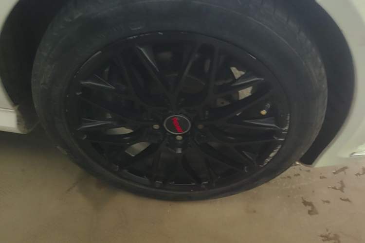 Used Mercedes-Benz C-Class 2011 C 200 Fashion Travel Edition Right Front Wheel Hub