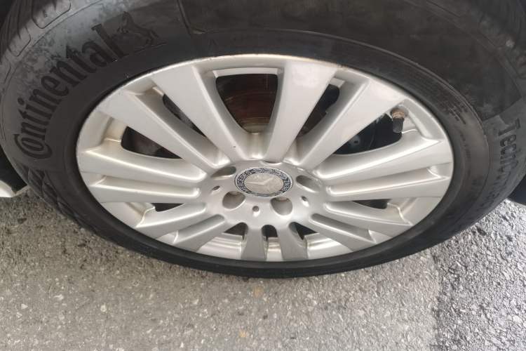 Used Mercedes-Benz C-Class 2011 C 200 CGI Elegant Model Right Front Wheel Hub