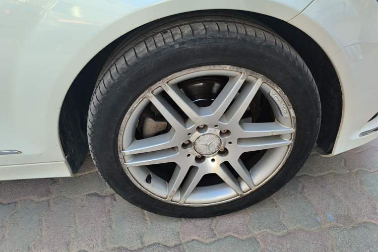 Used Mercedes-Benz C-Class 2011 C 300 Fashion Model Right Front Wheel Hub