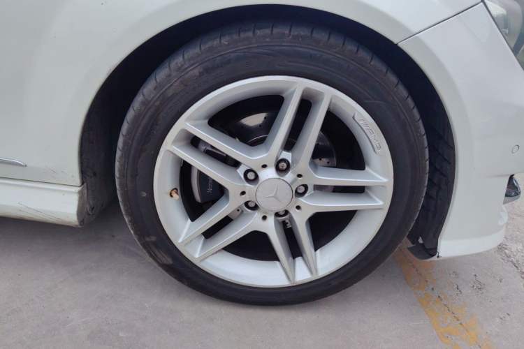 Used Mercedes-Benz C-Class 2011 C 200 Luxury Sport Touring Edition Right Front Wheel Hub