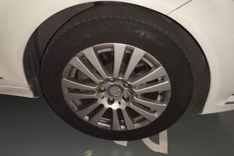 Used Mercedes-Benz C-Class 2011 C 200 CGI Elegant Model Right Front Wheel Hub