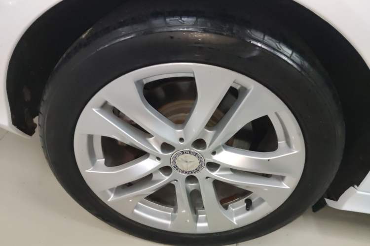 Used Mercedes-Benz C-Class 2011 C 200 Fashion Travel Edition Right Rear Wheel Hub