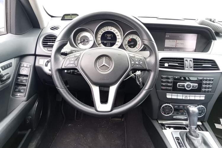 Used Mercedes-Benz C-Class 2011 C 200 Fashion Travel Edition Steering Wheel