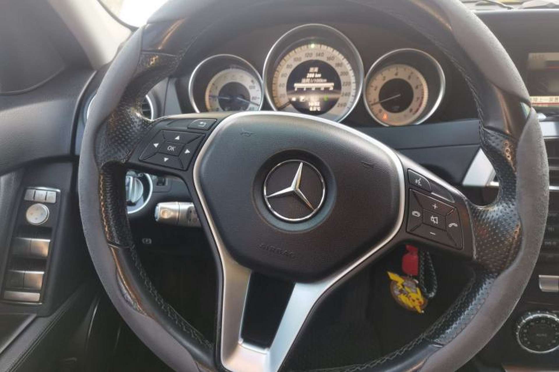 Used Mercedes-Benz C-Class 2011 C 200 Fashion Travel Edition Steering Wheel