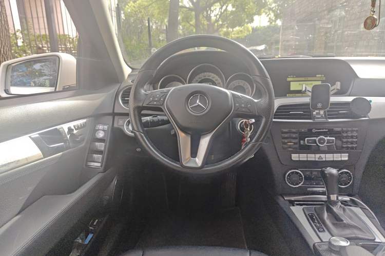 Used Mercedes-Benz C-Class 2011 C 200 Fashion Travel Edition Steering Wheel