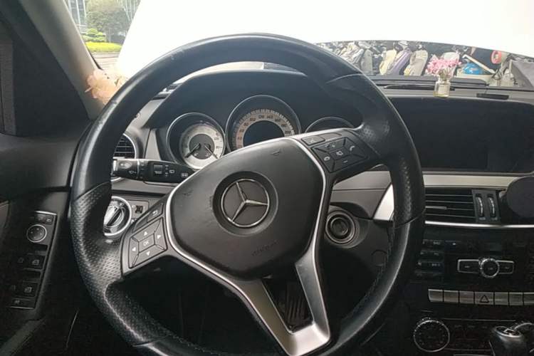 Used Mercedes-Benz C-Class 2011 C 200 CGI Fashion Model Steering Wheel
