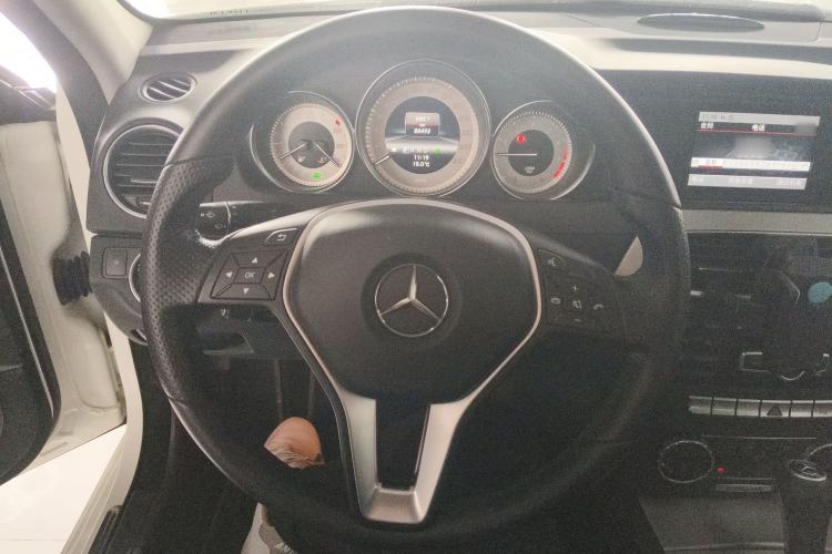 Used Mercedes-Benz C-Class 2011 C 200 Fashion Travel Edition Steering Wheel