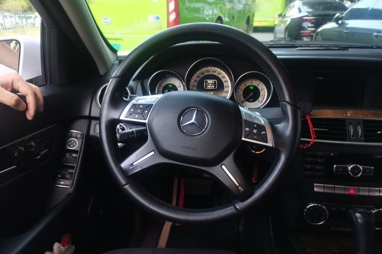 Used Mercedes-Benz C-Class 2011 C 200 CGI Elegant Model Steering Wheel