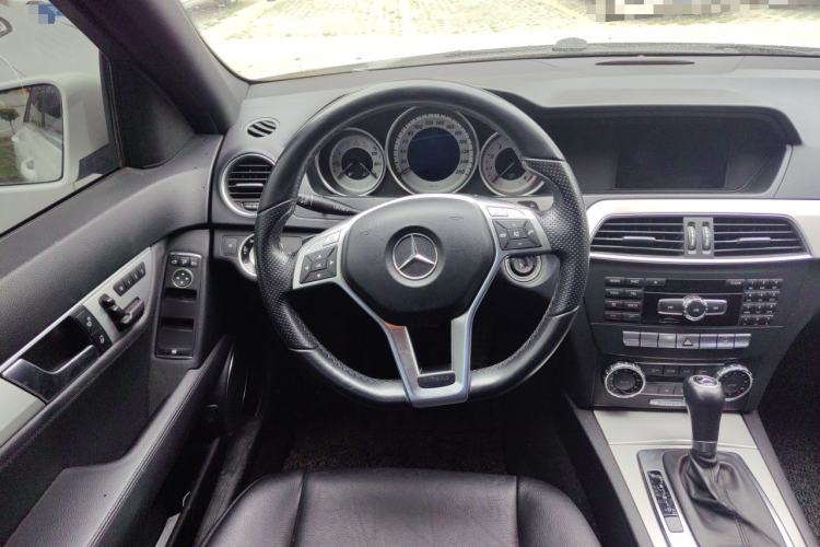 Used Mercedes-Benz C-Class 2011 C 200 Luxury Sport Touring Edition Steering Wheel