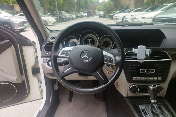Used Mercedes-Benz C-Class 2011 C 200 CGI Fashion Model Steering Wheel