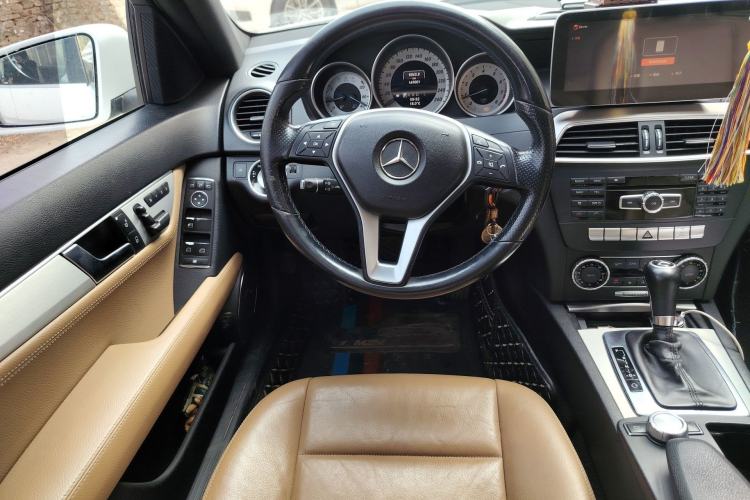 Used Mercedes-Benz C-Class 2011 C 200 Fashion Travel Edition Steering Wheel