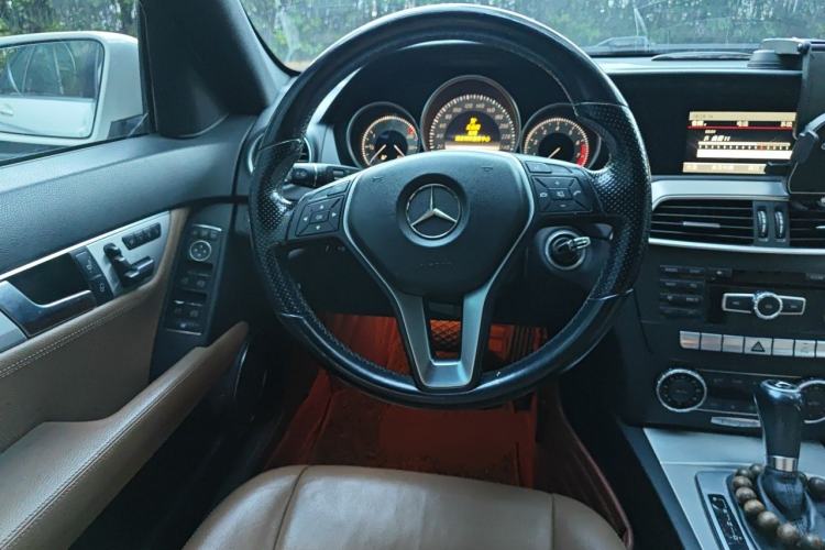 Used Mercedes-Benz C-Class 2011 C 200 Fashion Travel Edition Steering Wheel